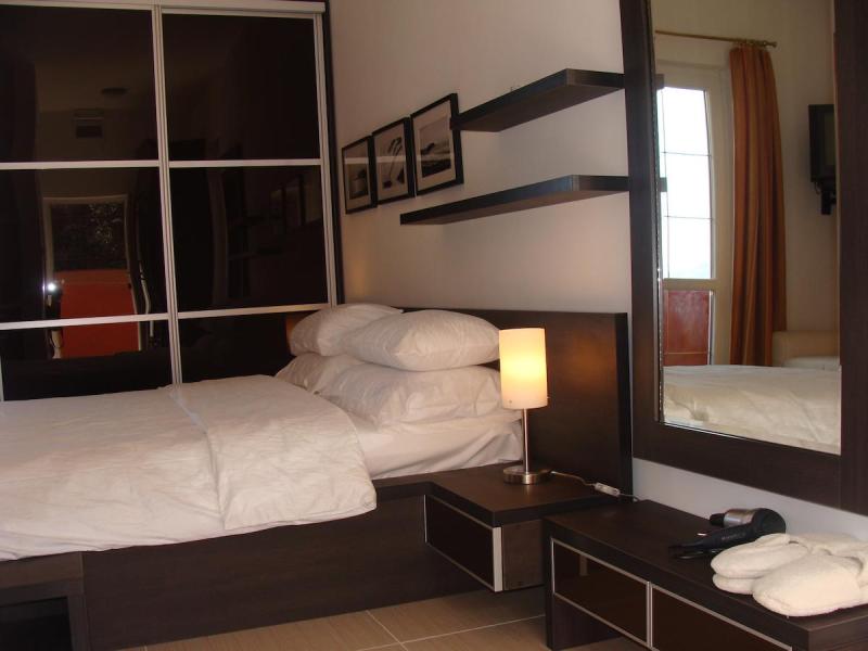 Alessandra Apartments 