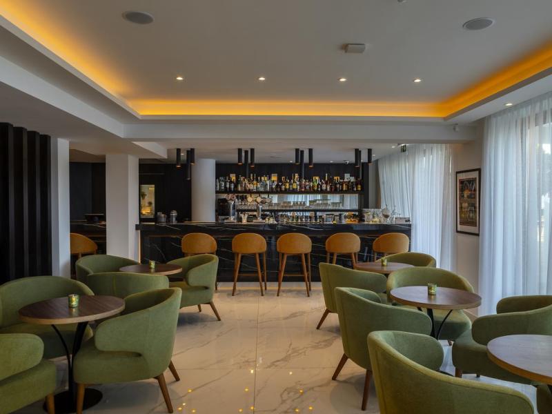 Leonardo Crystal Cove Hotel & Spa by the sea