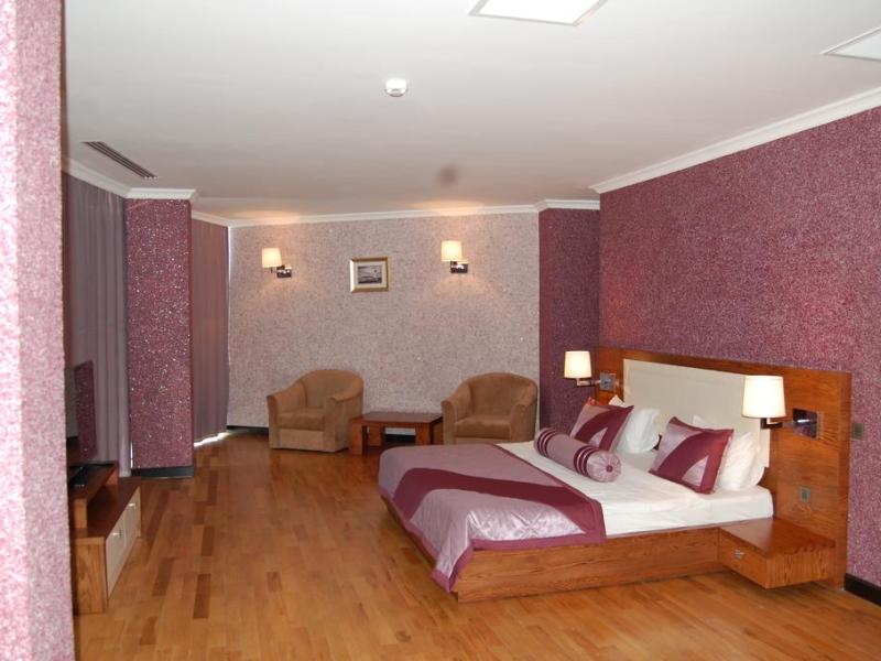 Agsaray Deluxe Hotel