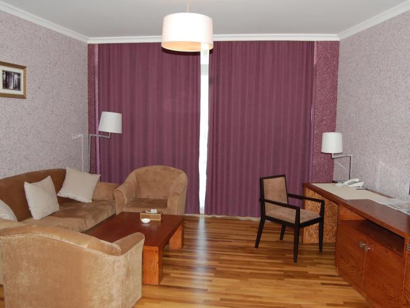 Agsaray Deluxe Hotel