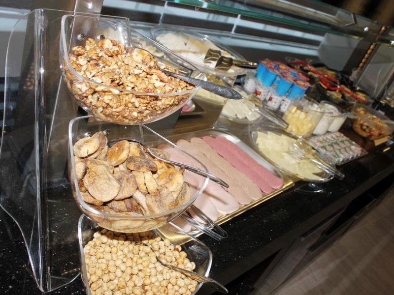 Agsaray Deluxe Hotel