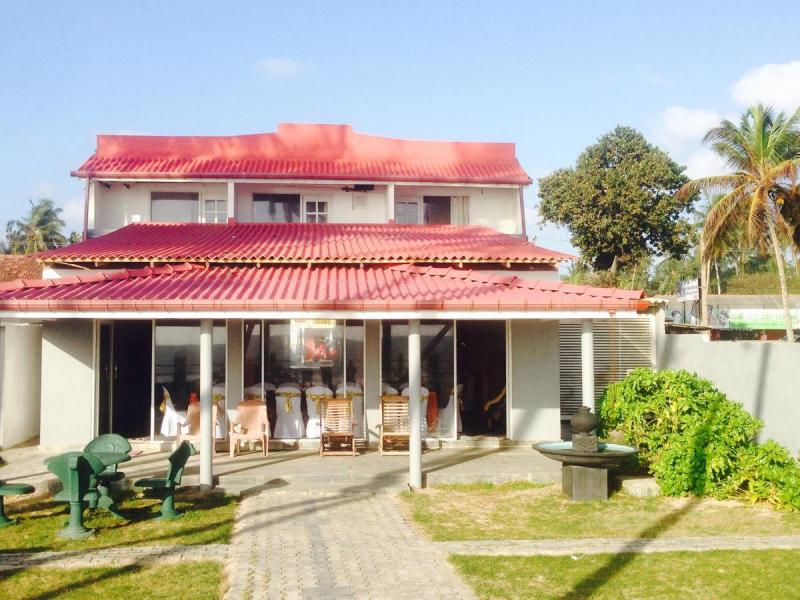 Rainbow Beach Hotel (Ambalangoda)