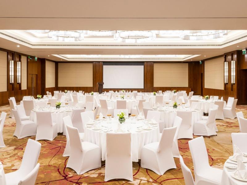 Crowne Plaza Muscat OCEC