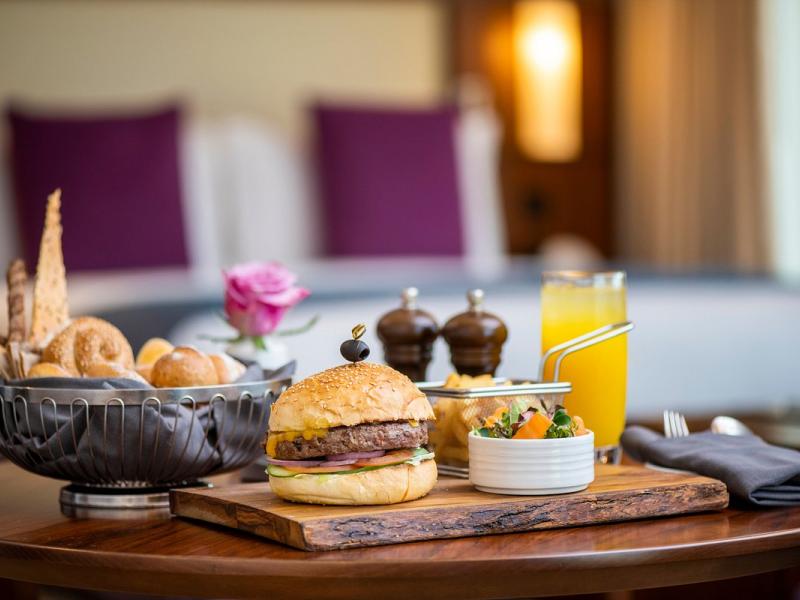 Crowne Plaza Muscat OCEC