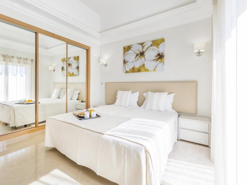 Lakeside Country Club