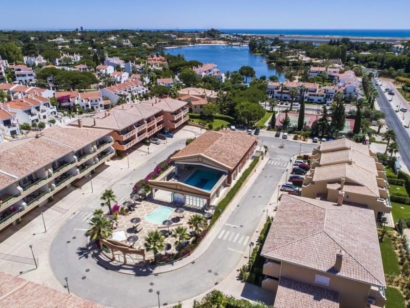 Lakeside Country Club