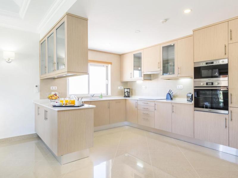 Lakeside Country Club