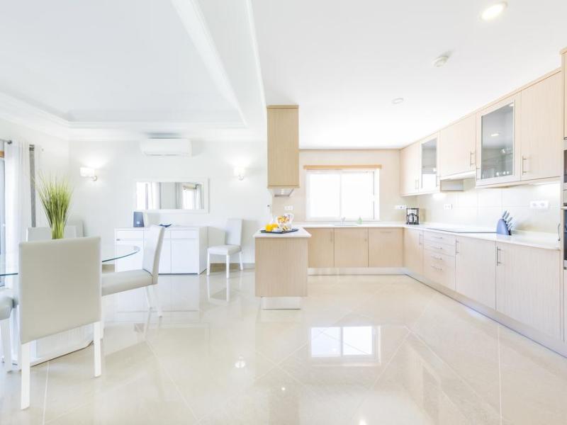 Lakeside Country Club