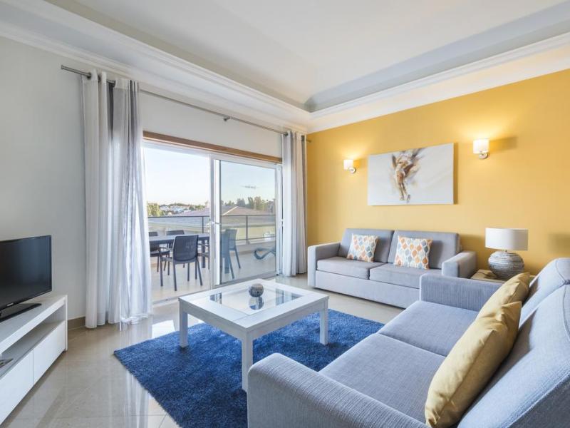 Lakeside Country Club