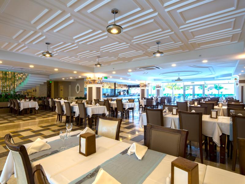 Crystal Waterworld Park Resort & Spa