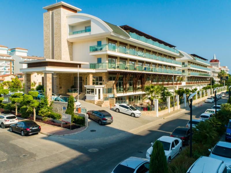 Crystal Waterworld Park Resort & Spa