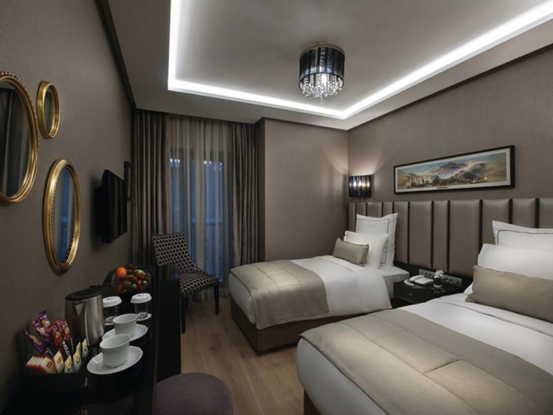 Le Petit Palace Hotel