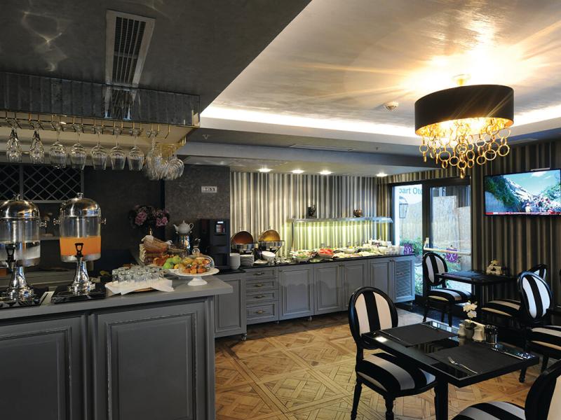 Le Petit Palace Hotel