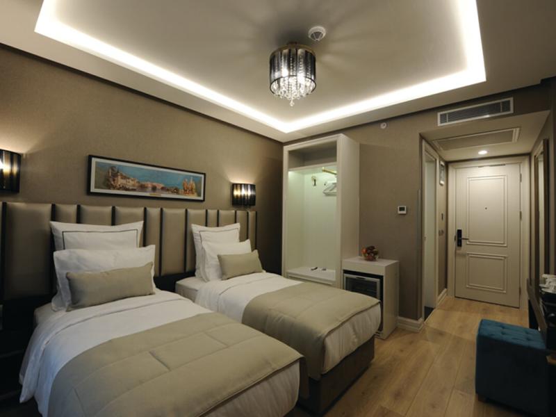 Le Petit Palace Hotel