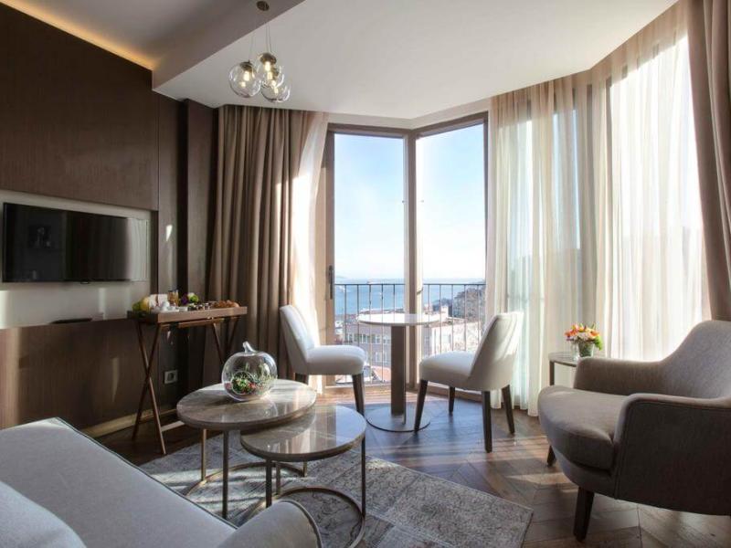 Noble22 Suites