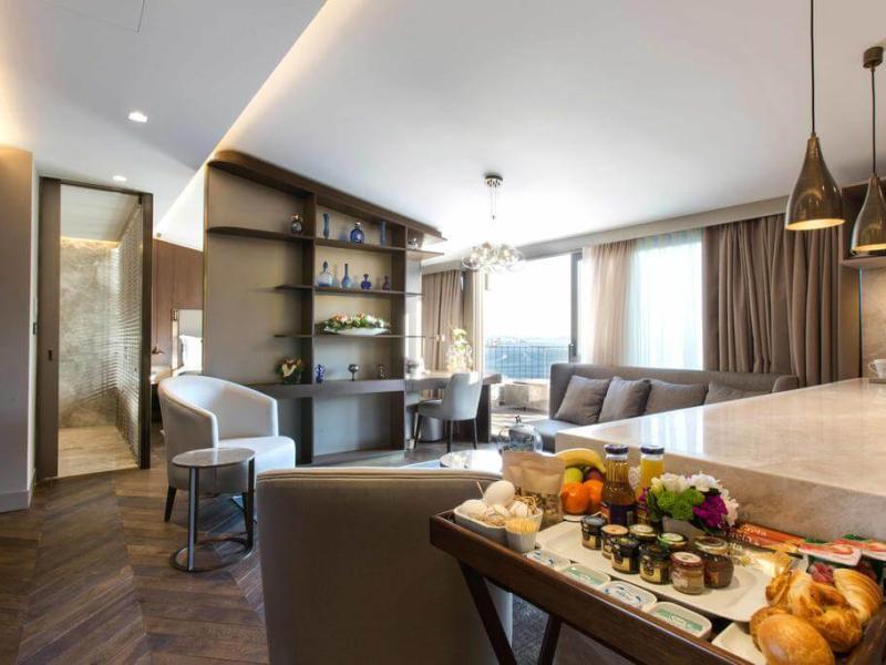 Noble22 Suites