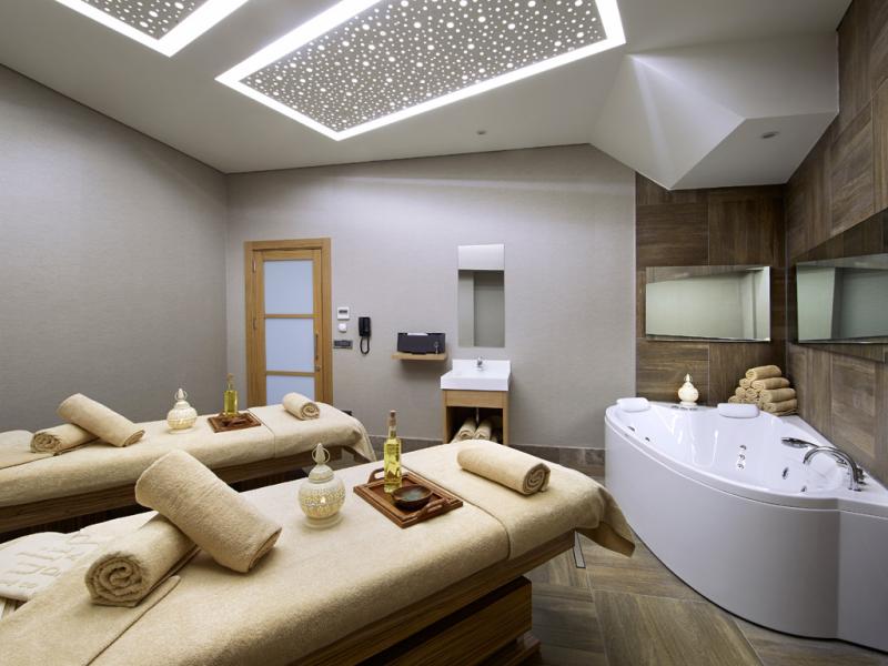 DoubleTree by Hilton Istanbul Gayrettepe