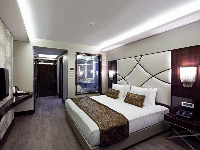 DoubleTree by Hilton Istanbul Gayrettepe
