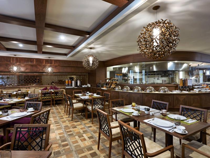 DoubleTree by Hilton Istanbul Gayrettepe