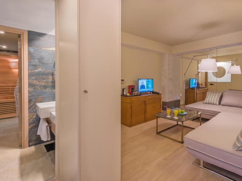 Swell Boutique Hotel