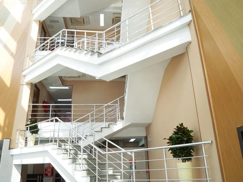 Crossway Baku Hotel
