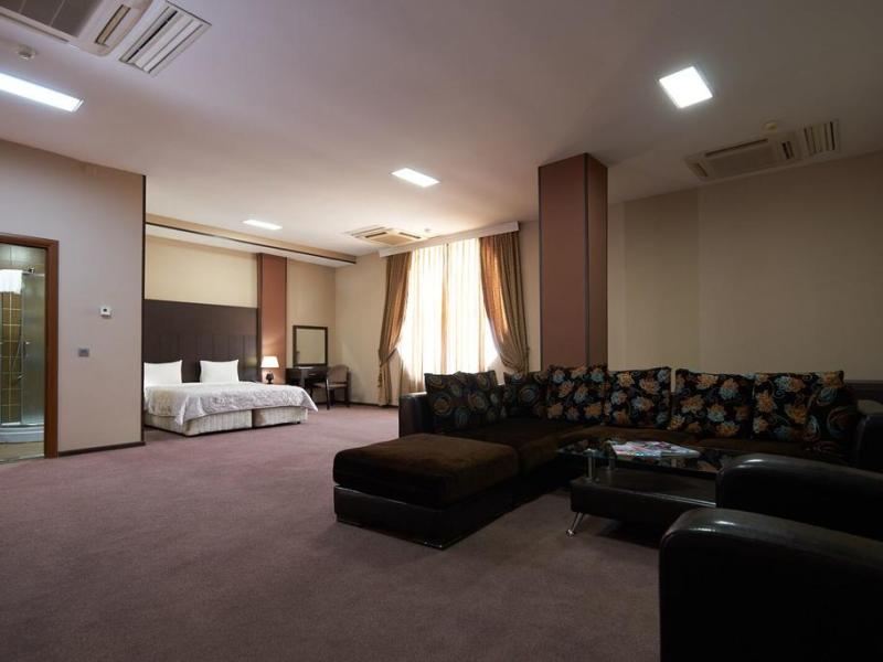 Crossway Baku Hotel
