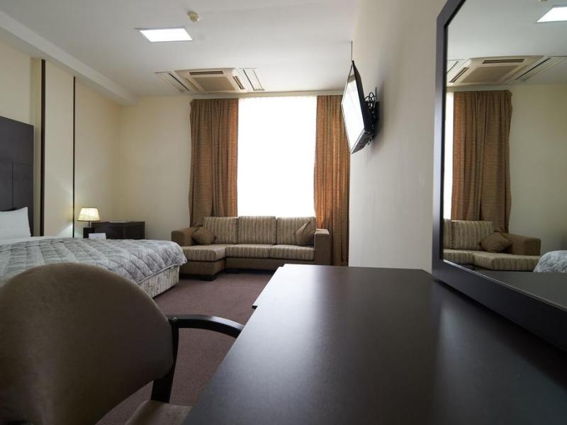 Crossway Baku Hotel