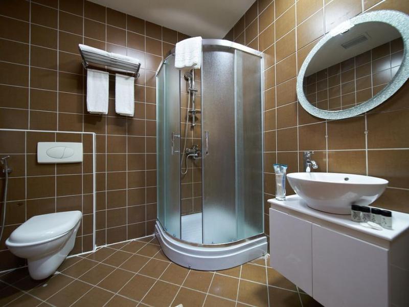 Crossway Baku Hotel