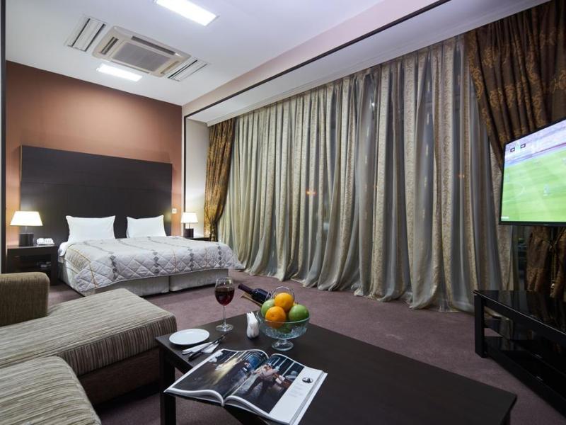 Crossway Baku Hotel