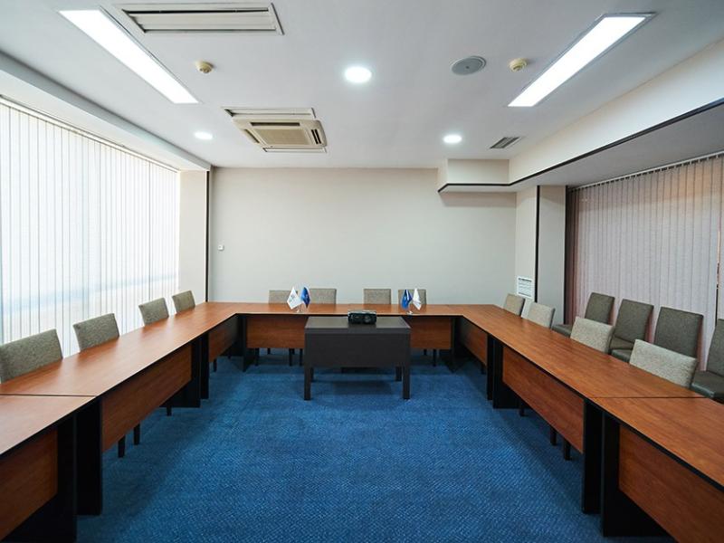 Crossway Baku Hotel