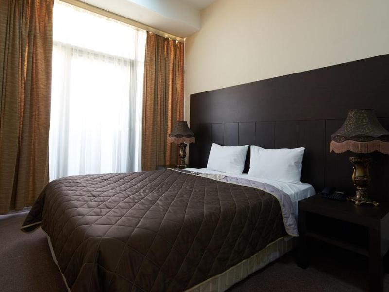 Crossway Baku Hotel