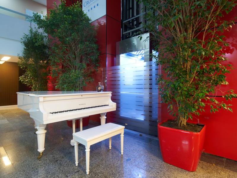 Crossway Baku Hotel