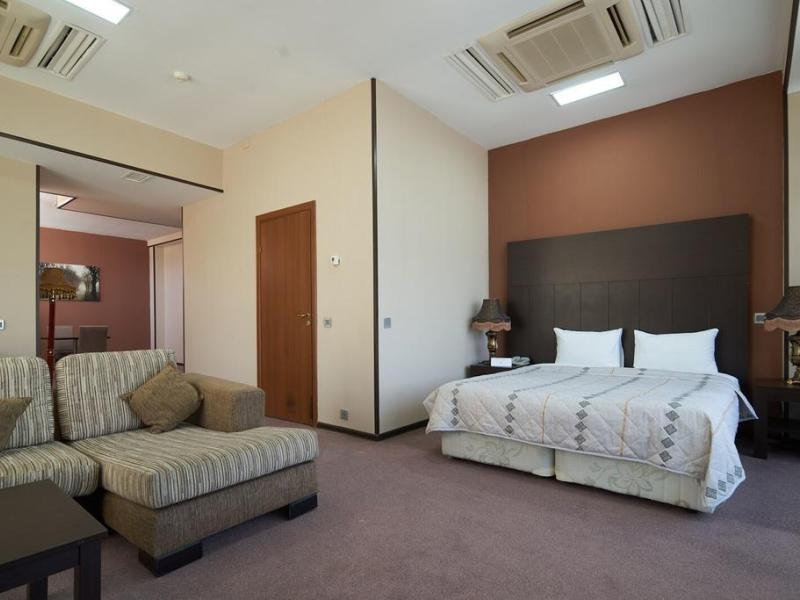 Crossway Baku Hotel
