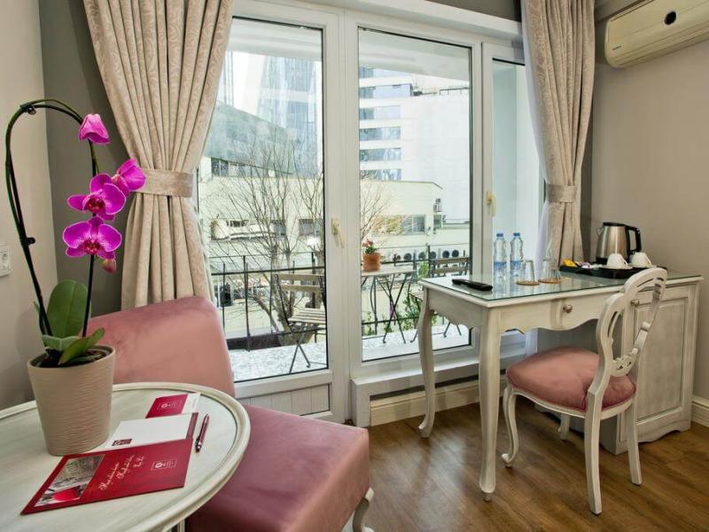 La Villa Blanche Hotel 