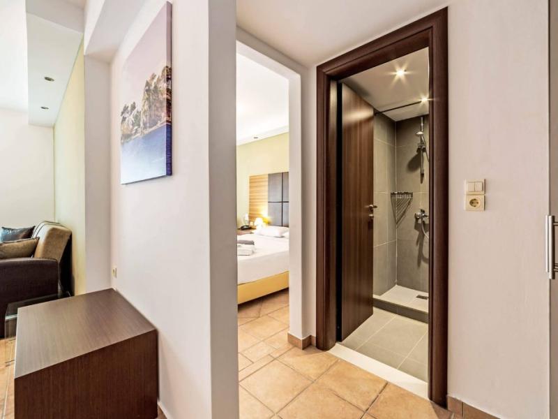 White Olive Premium Laganas