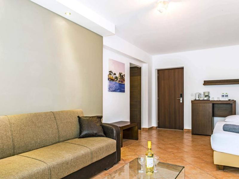 White Olive Premium Laganas