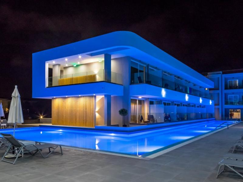 White Olive Premium Laganas