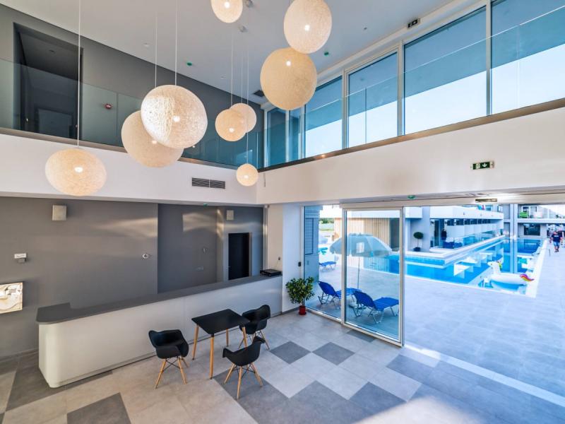 White Olive Premium Laganas