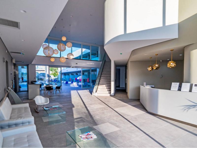 White Olive Premium Laganas