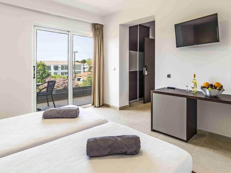 White Olive Premium Laganas