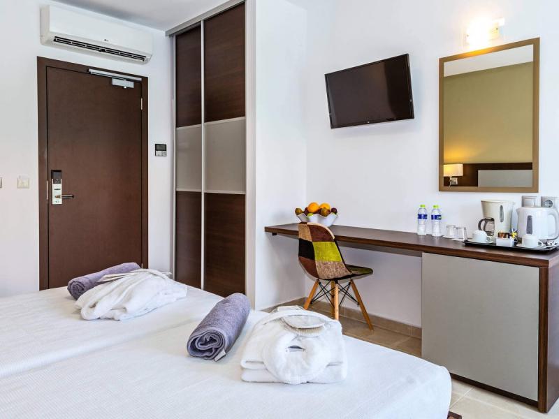 White Olive Premium Laganas