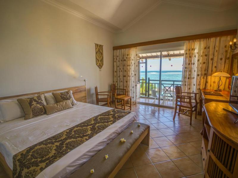 Le Peninsula Bay Beach Resort & Spa