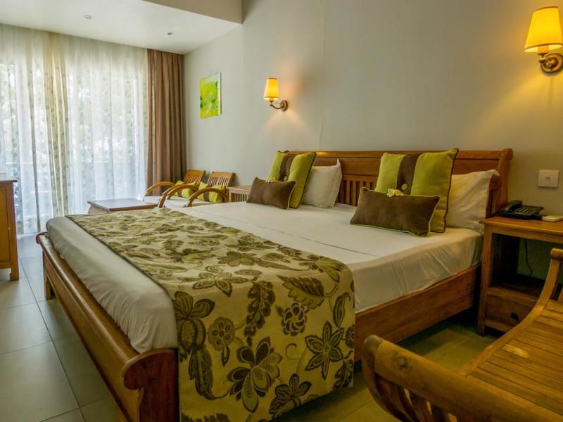 Le Peninsula Bay Beach Resort & Spa