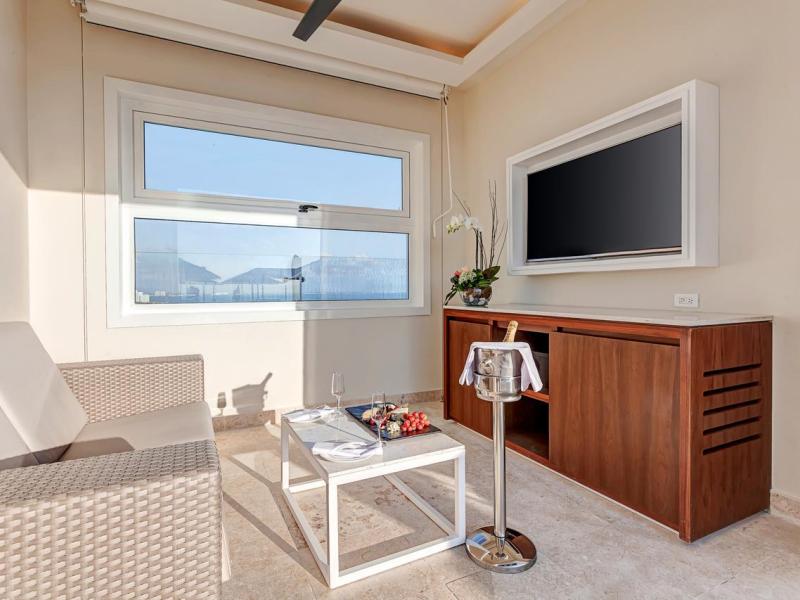 Royalton CHIC Suites Cancun Resort & Spa