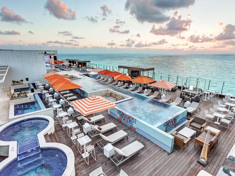 Royalton CHIC Suites Cancun Resort & Spa