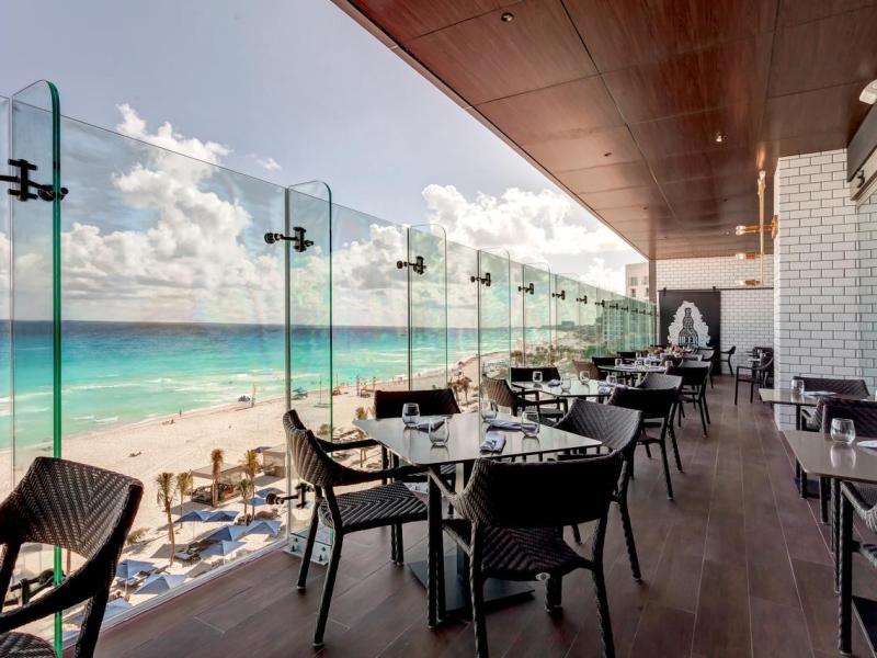 Royalton CHIC Suites Cancun Resort & Spa