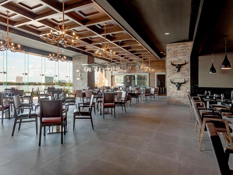 Royalton CHIC Suites Cancun Resort & Spa