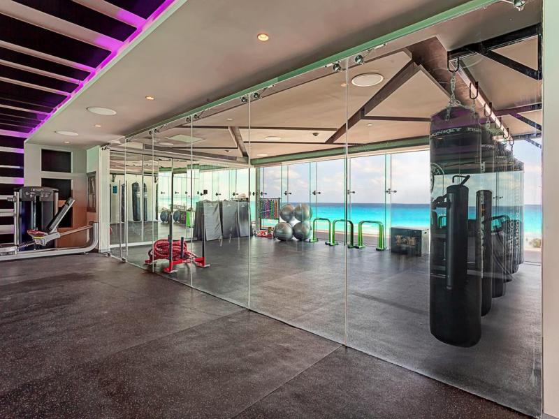 Royalton CHIC Suites Cancun Resort & Spa