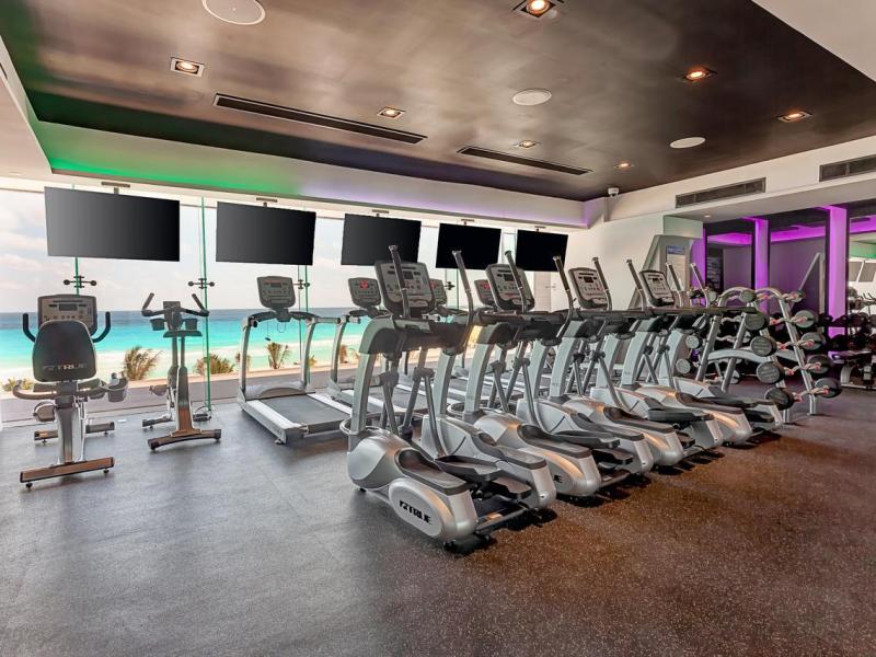 Royalton CHIC Suites Cancun Resort & Spa