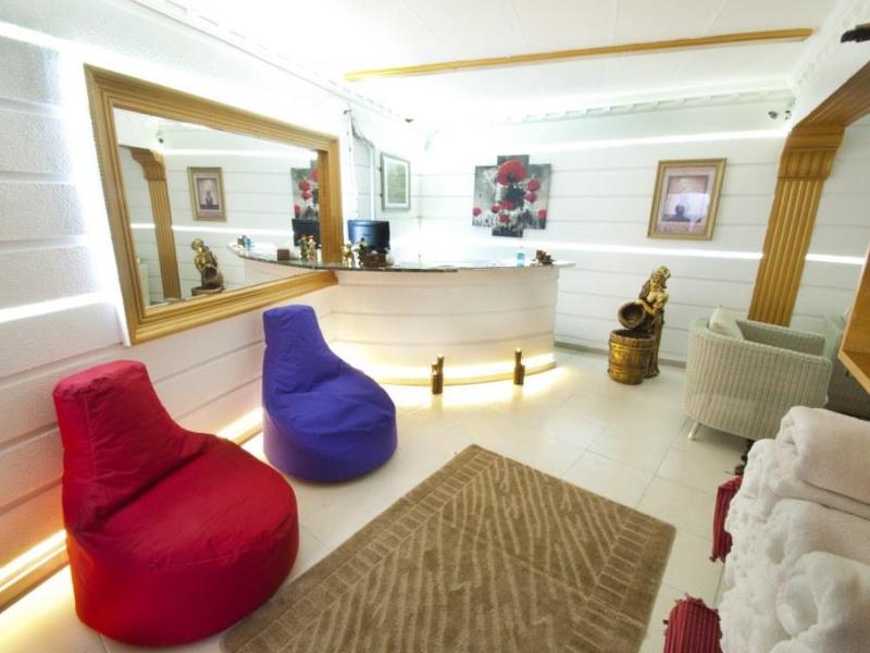 Flora Palm Resort Hotel